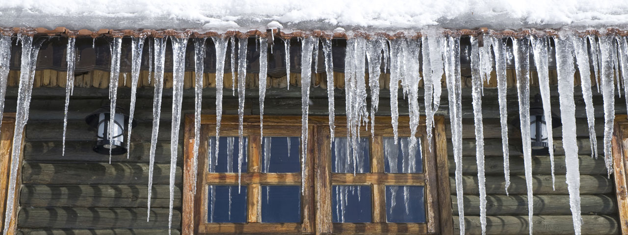Spray foam prevents ice dams by providing proper insulation in Cheyenne attic spaces Spray foam prevents ice dams by providing proper insulation in Cheyenne attic spaces